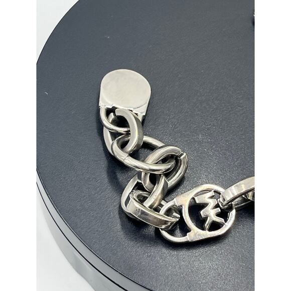 Michael Kors Silver Heritage Fulton Padlock Station Pave Crystal Toggle Bracelet - Picture 5 of 9